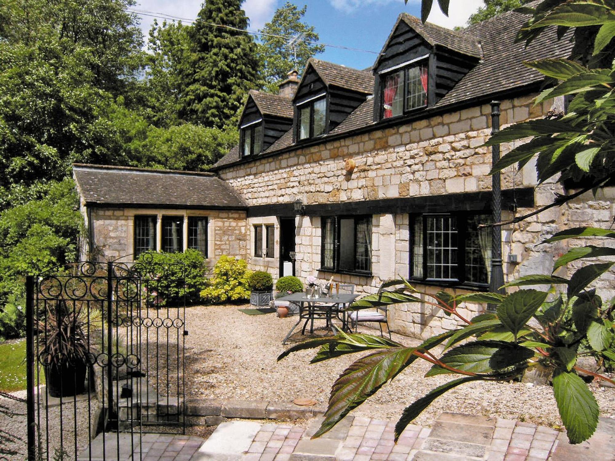 The Cottage Stroud  Luaran gambar